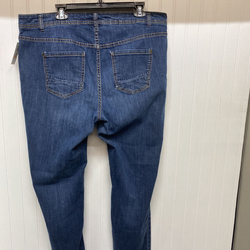 WOMENS PLUS JEANS