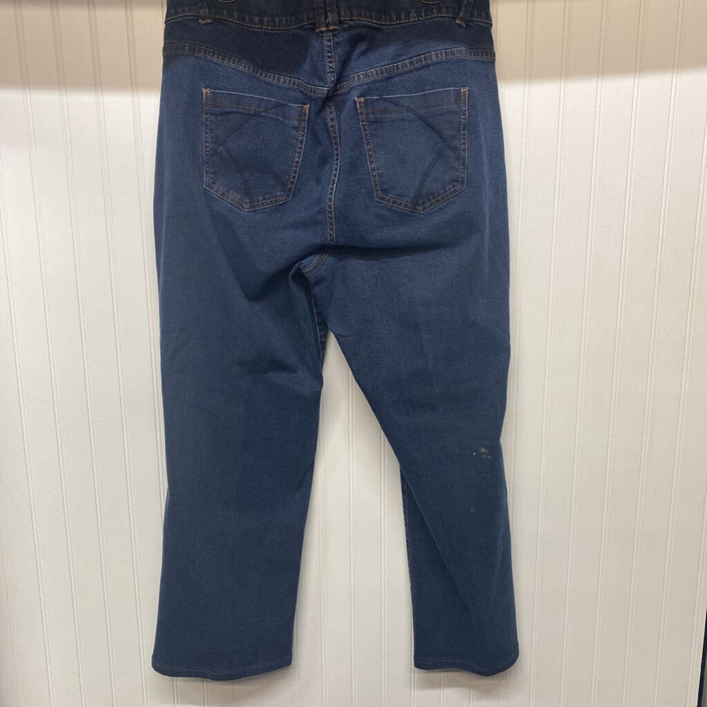 STRAIGHT LEG JEANS