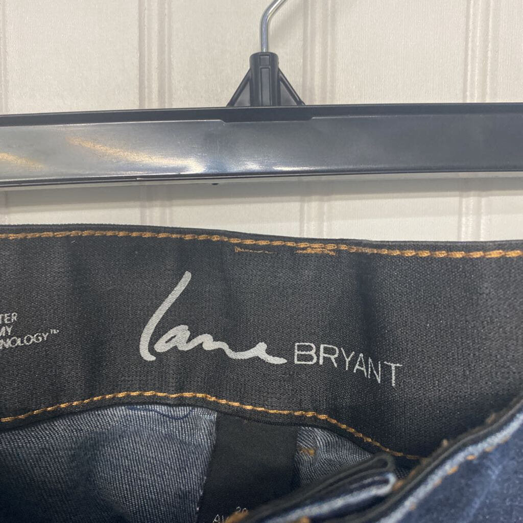 STRAIGHT LEG JEANS