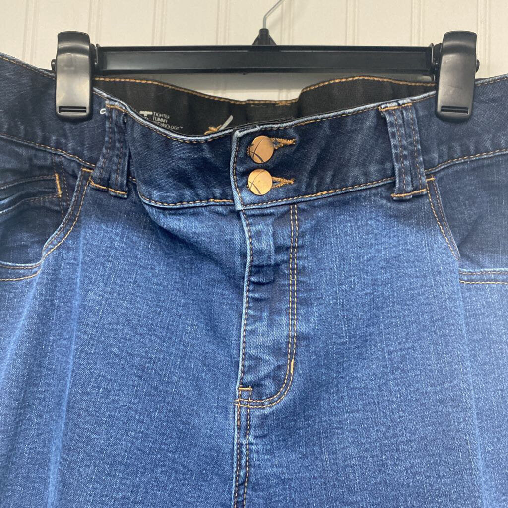 STRAIGHT LEG JEANS