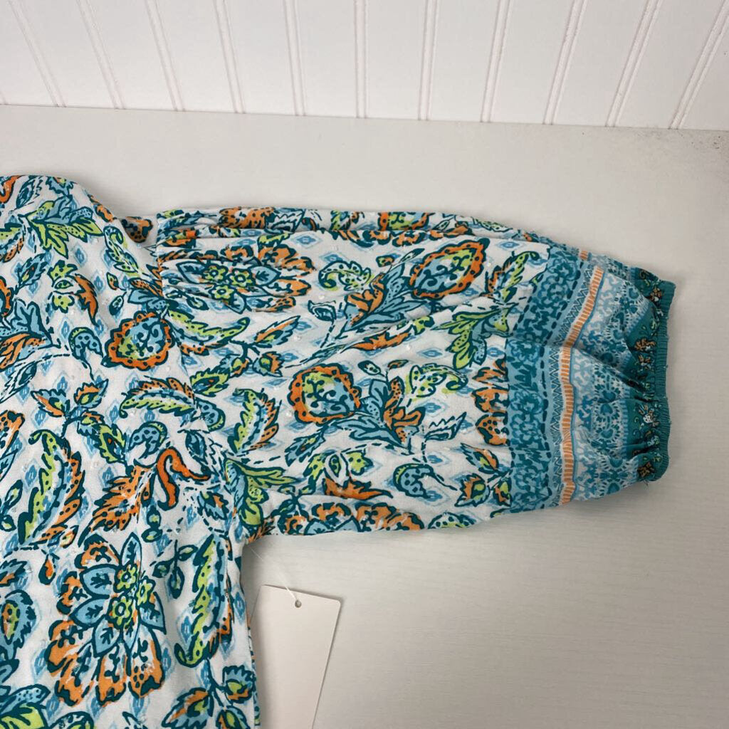 EMBROIDERED V NECK TOP