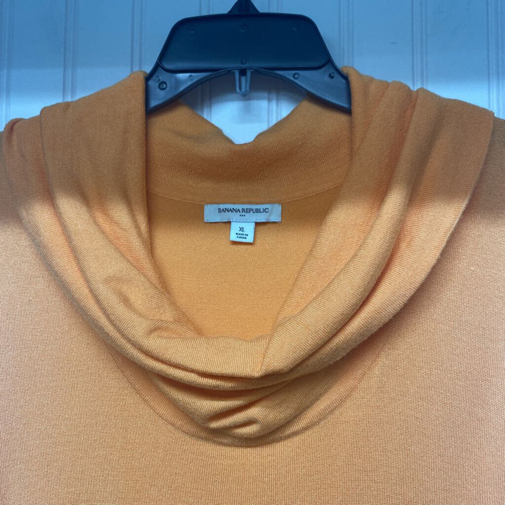 SLEEVELESS SWEATER