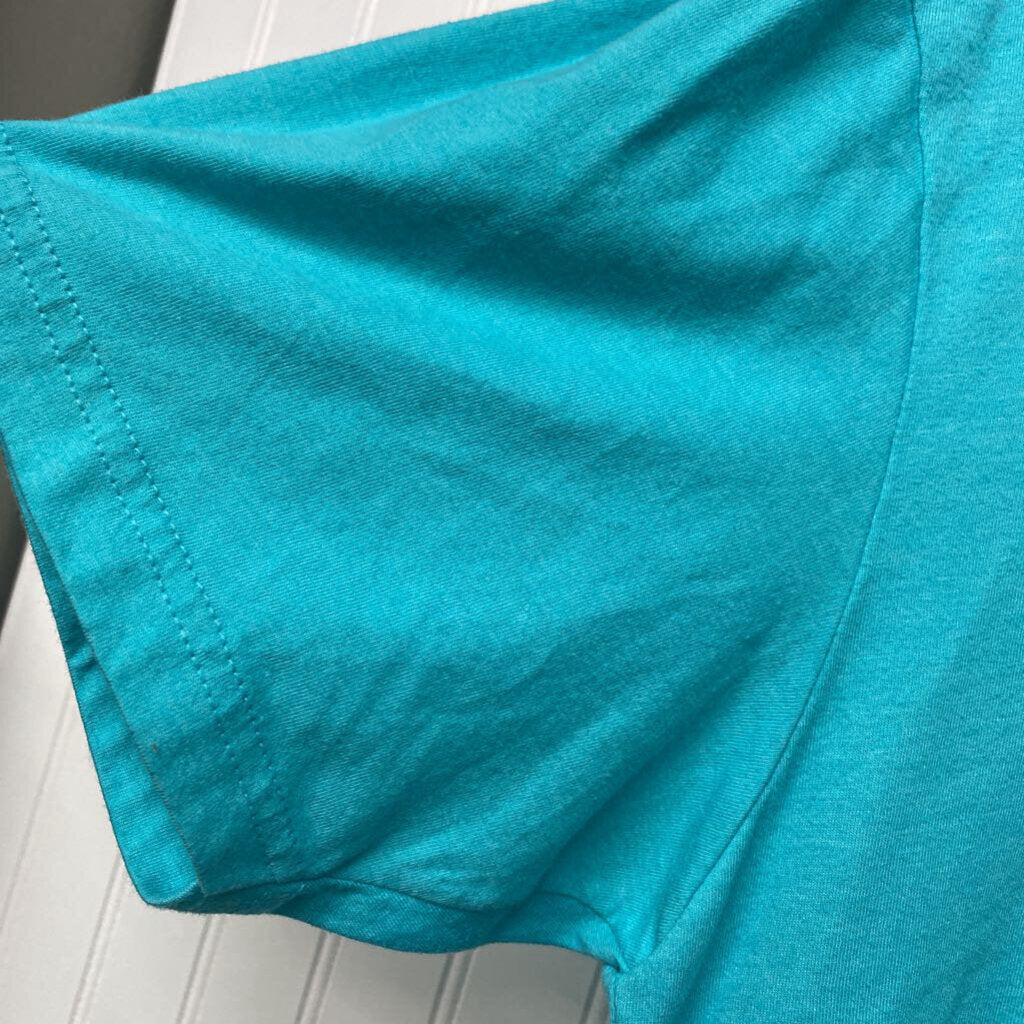 GRAPHIC TEE