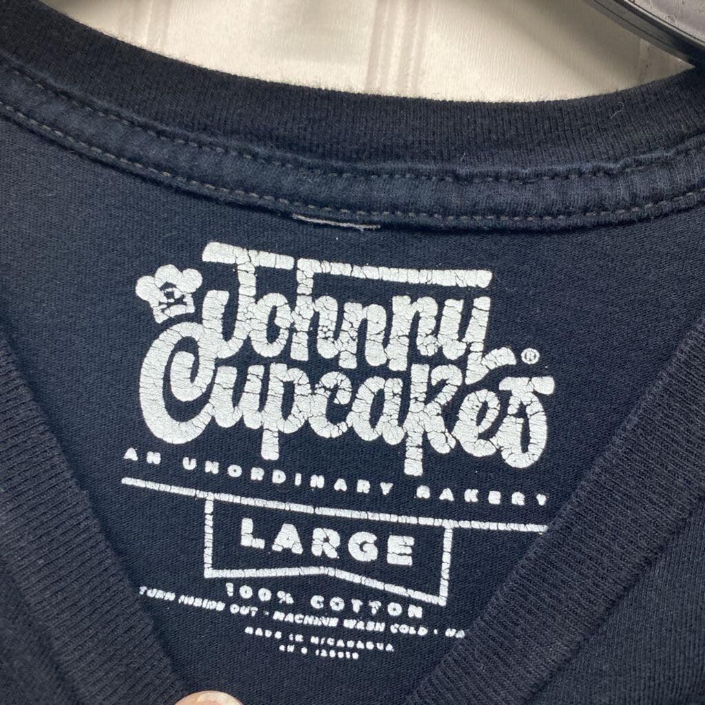 GRAPHIC TEE