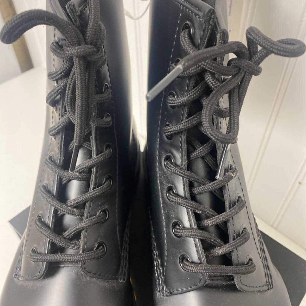*HIGH END BRAND*DR MARTEN COMBAT BOOT LACE UP