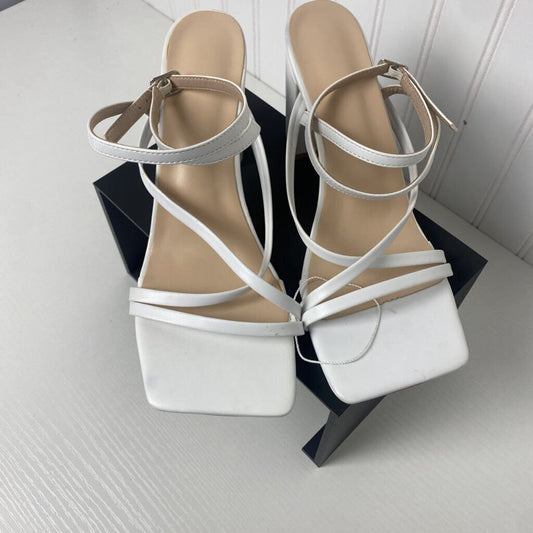 STRAPPY LEATHER SANDAL