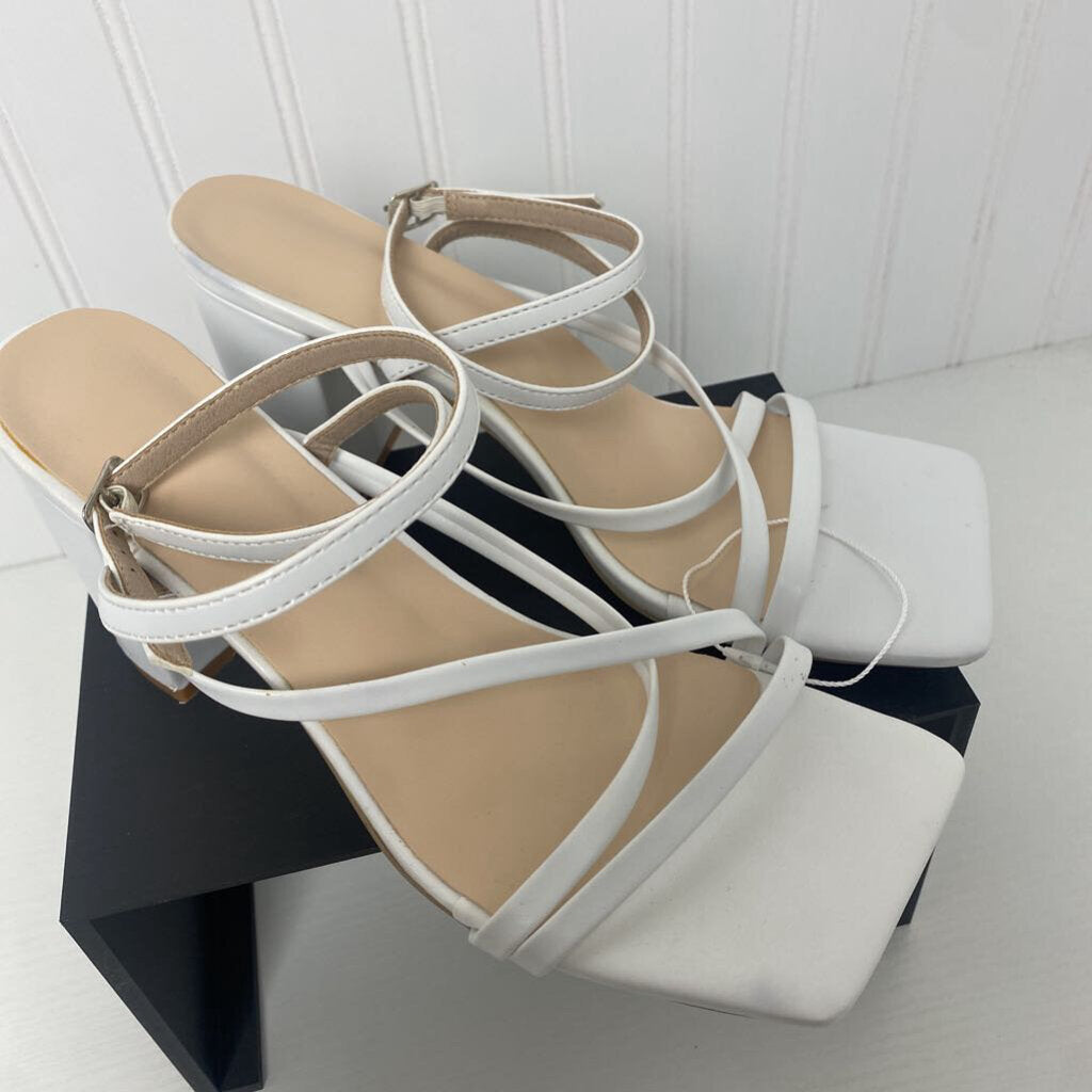 STRAPPY LEATHER SANDAL