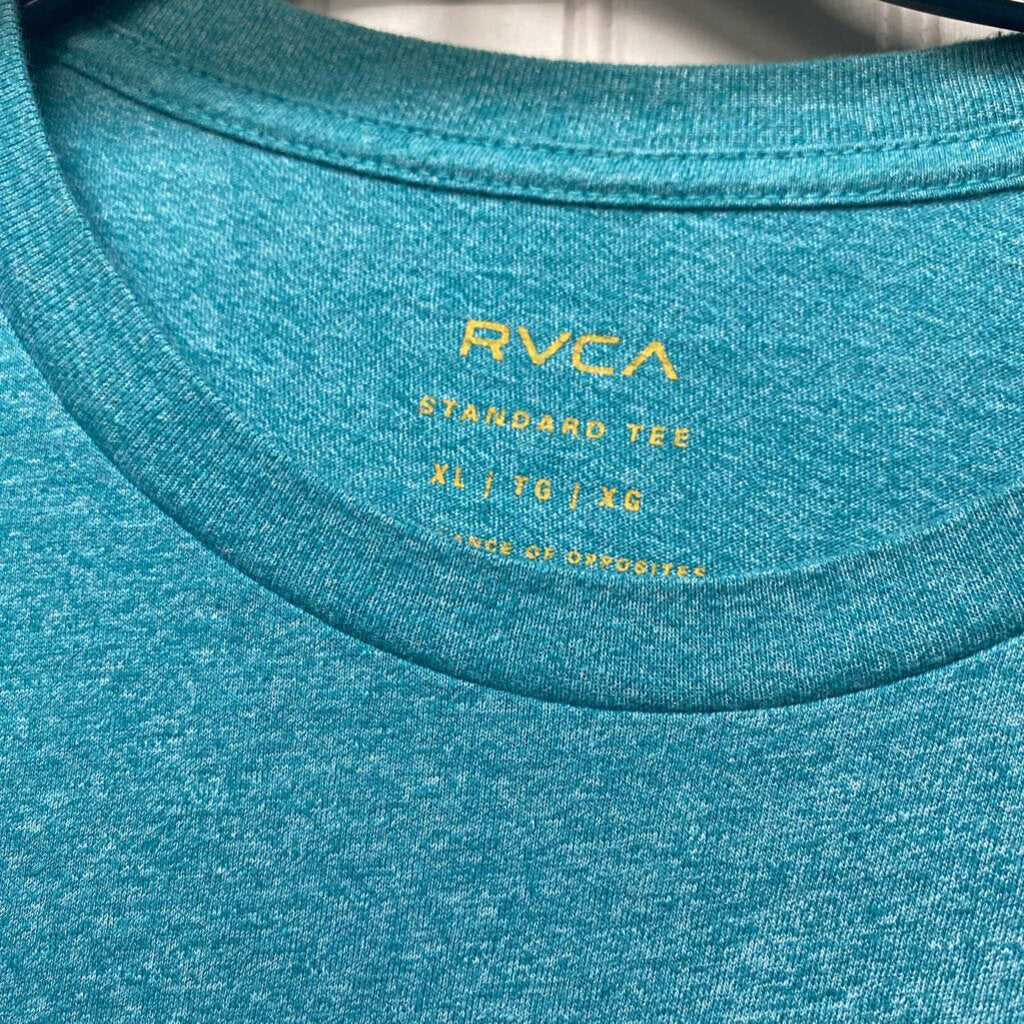 GRAPHIC TEE