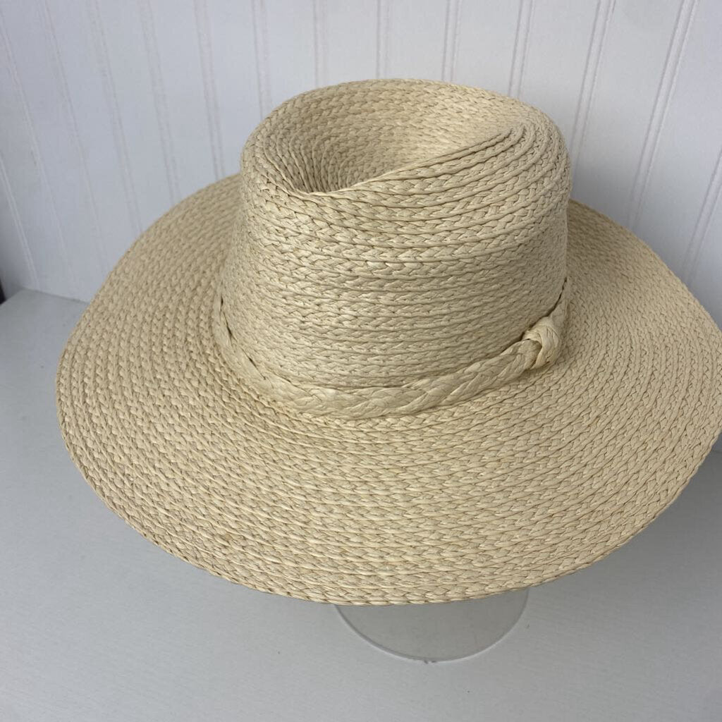 *STRAW HAT WIDE BRIM