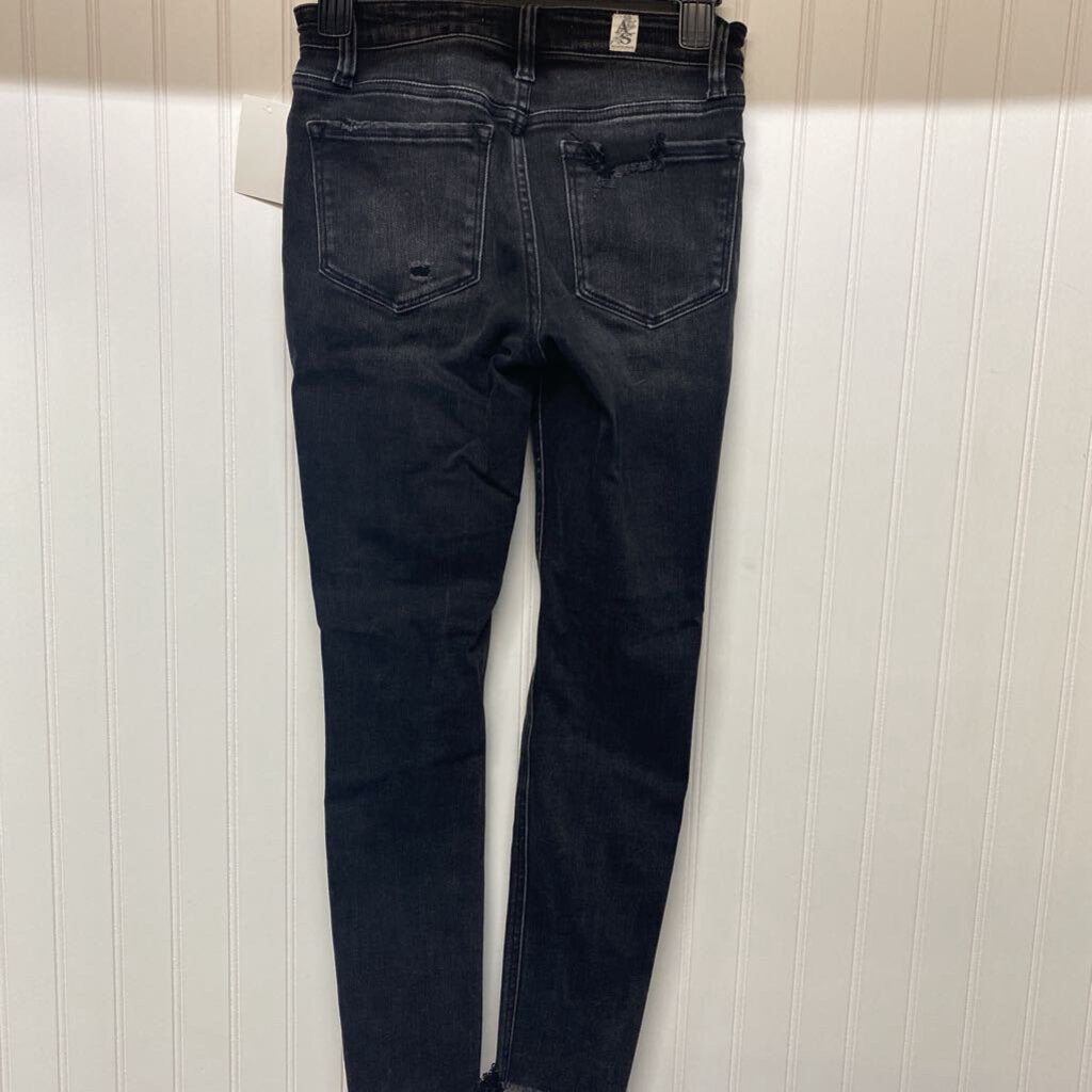 *HIGH END BRAND* BLACK DISTRESSED SKINNY LEG