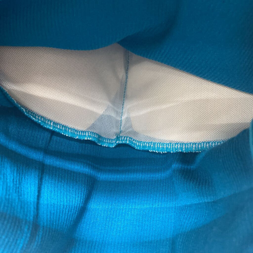 *FITTED RIBBBED CROP TANK TOP