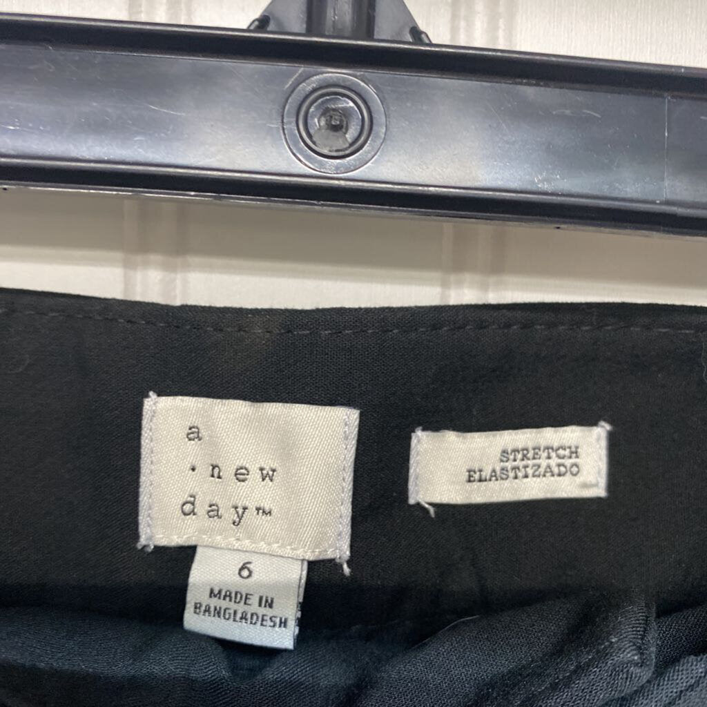 *DRESS SHORTS WITH PLEATS