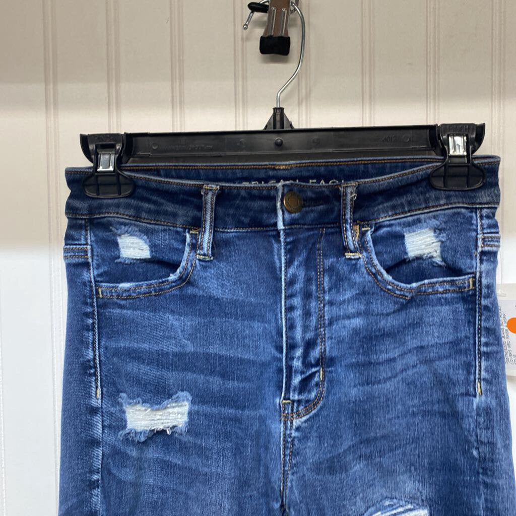*DISTRESSED JEANS BUT HOLES COVERS