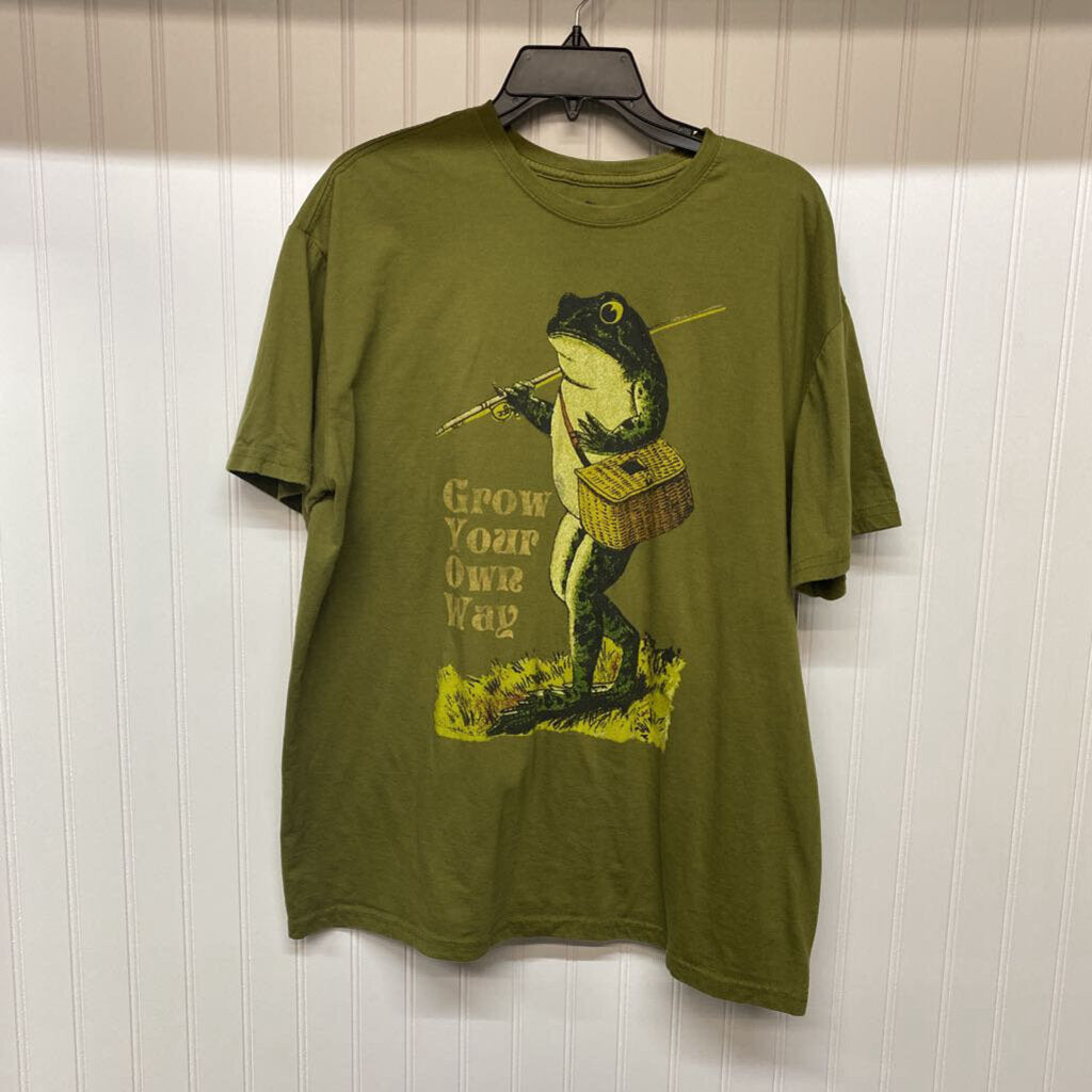 GRAPHIC TEE