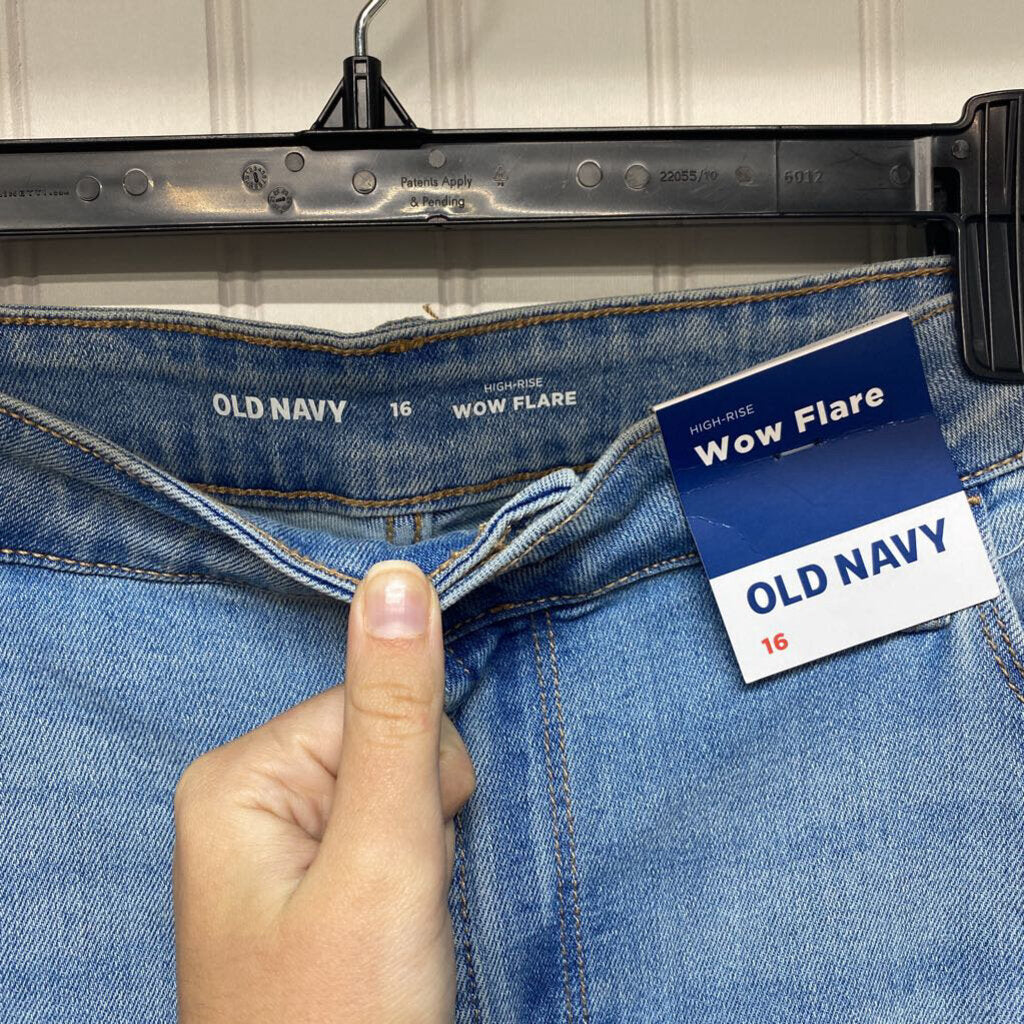 FLARED JEANS