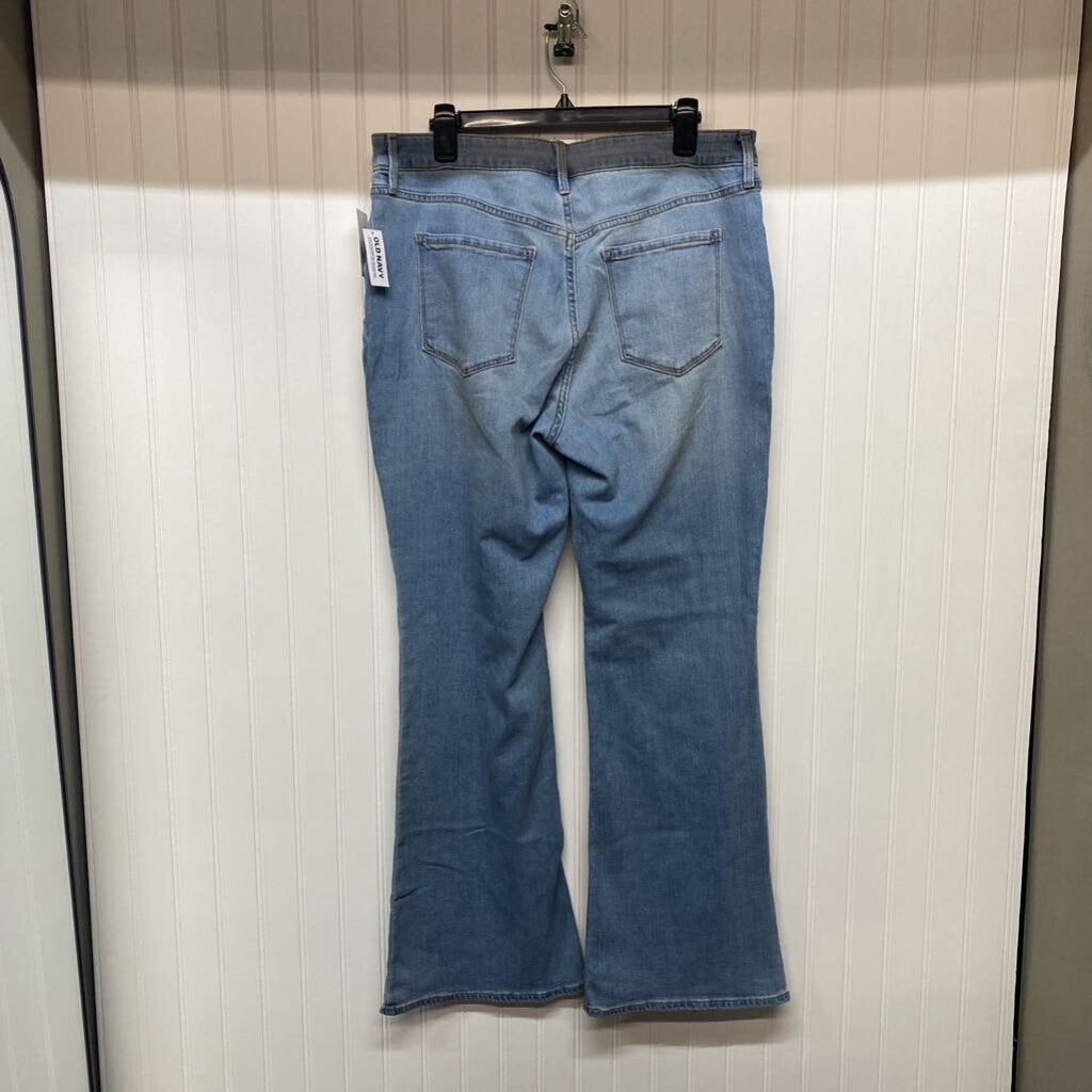 FLARED JEANS