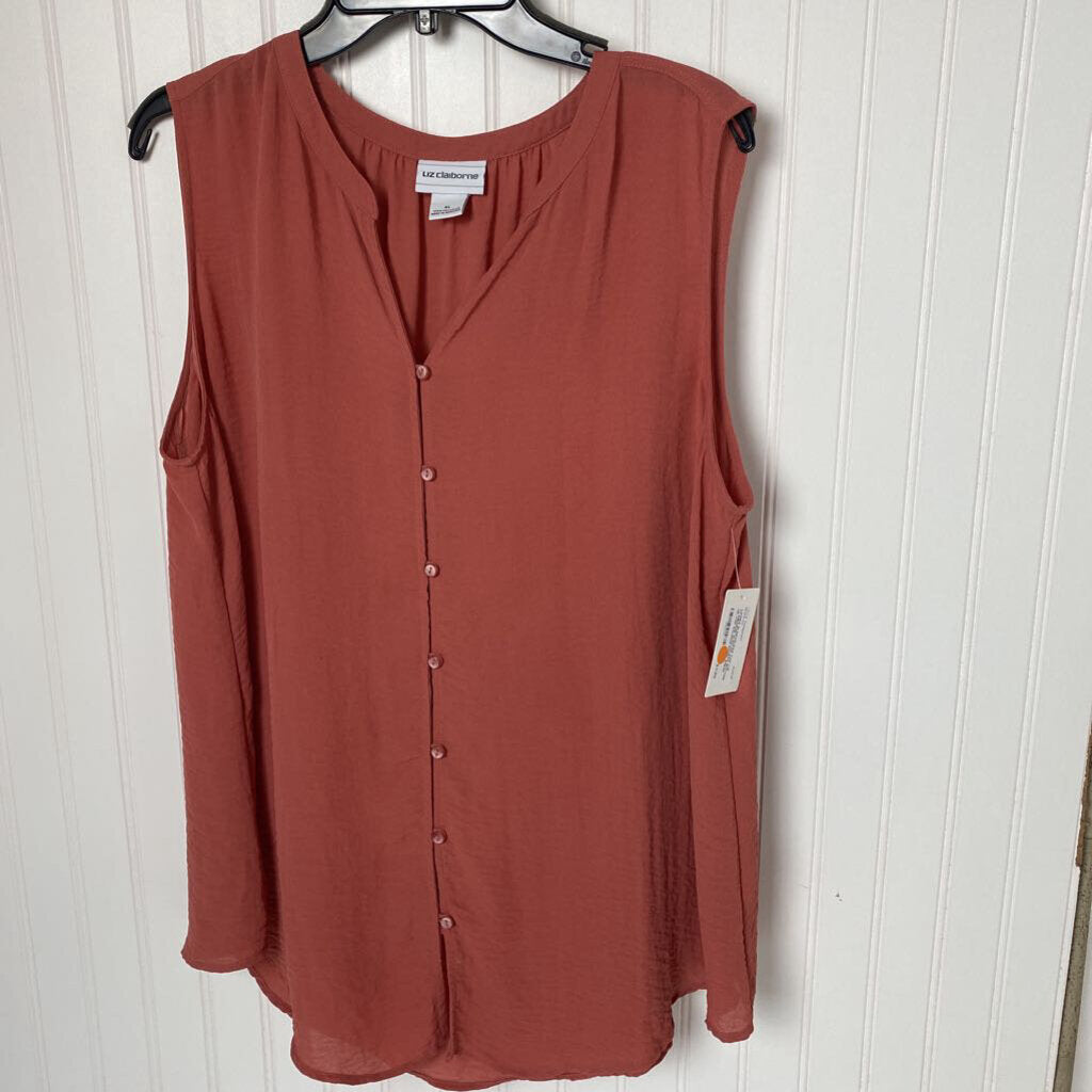 SLEEVELESS BUTTON UP TOP