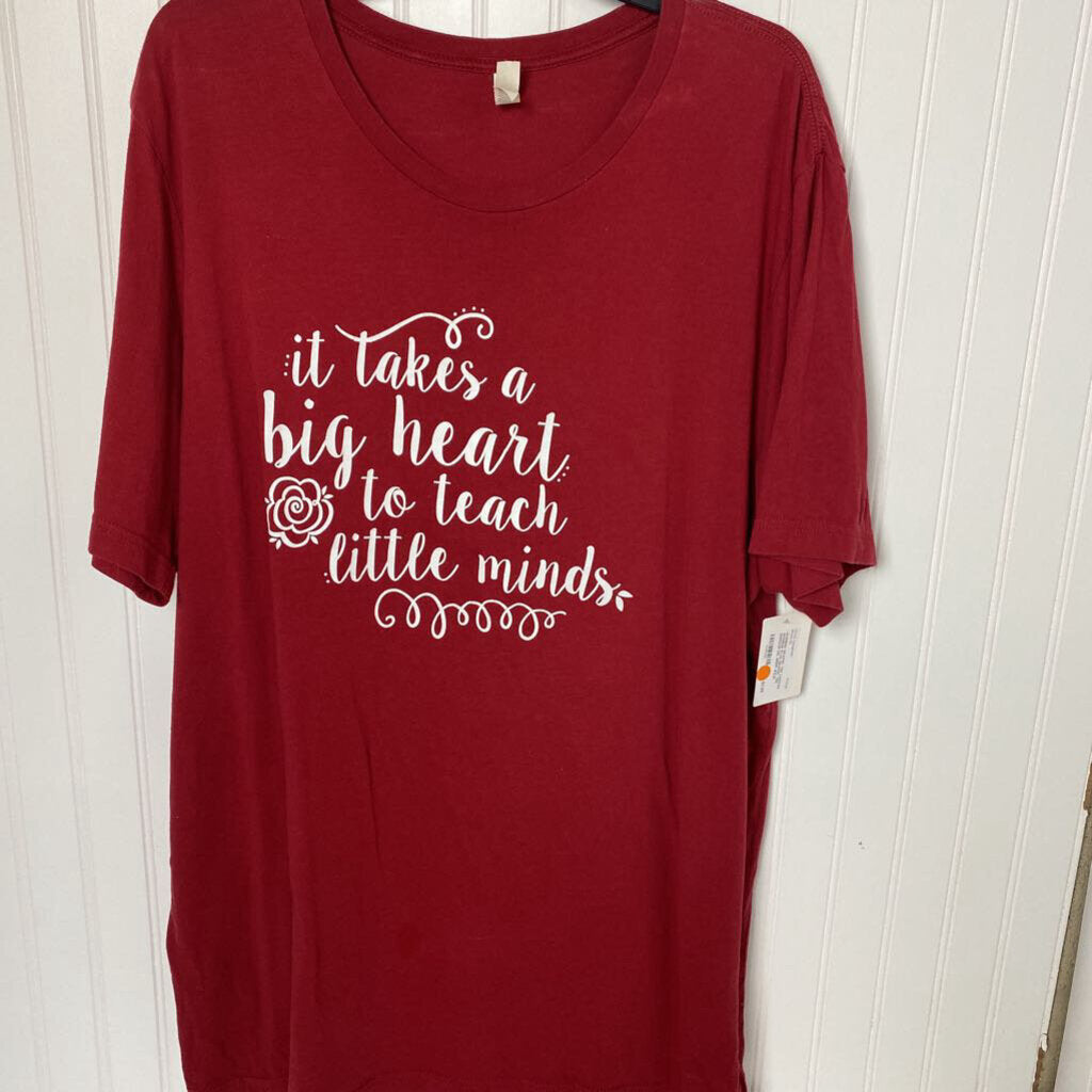 WOMENS PLUS GRAPHIC TEE