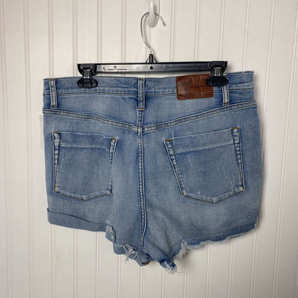 DENIM SHORTS