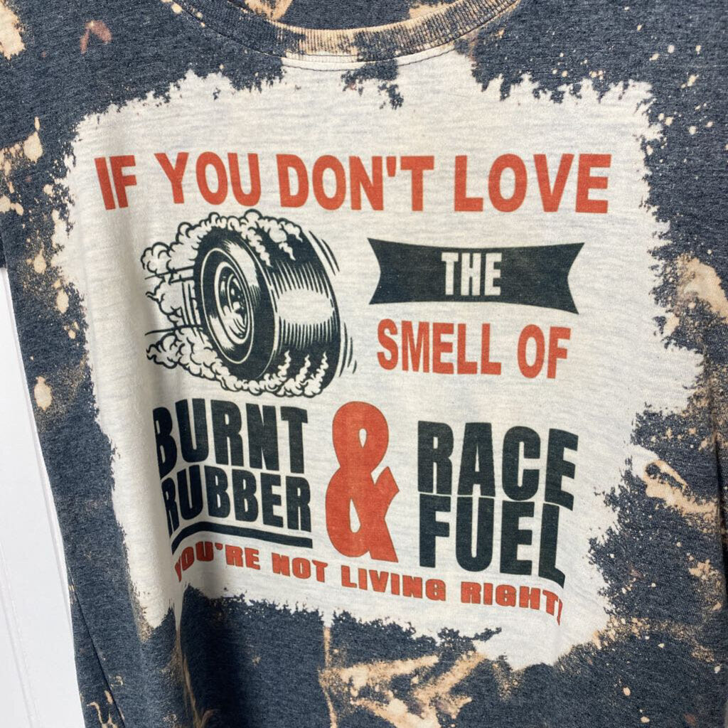 GRAPHIC TEE