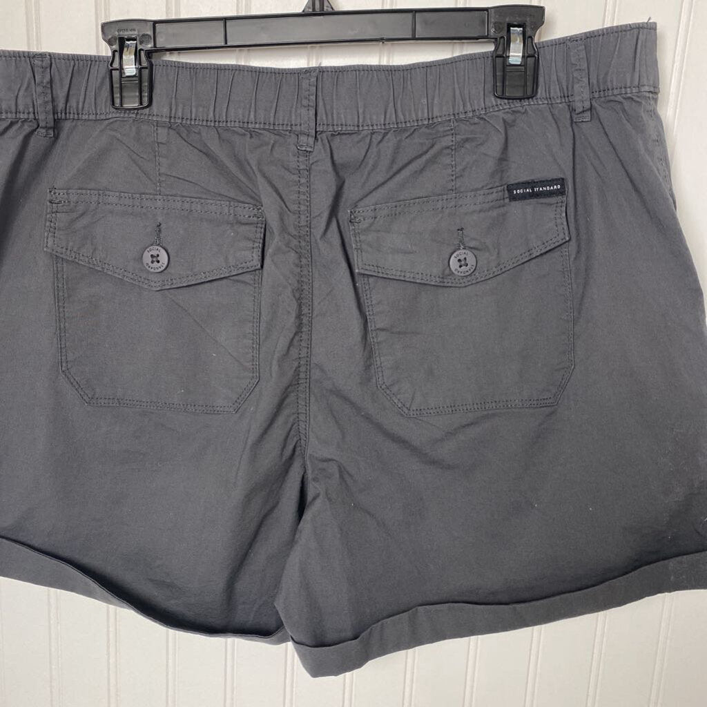 LADIES CARGO SHORTS