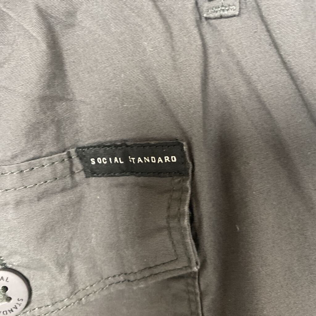 LADIES CARGO SHORTS