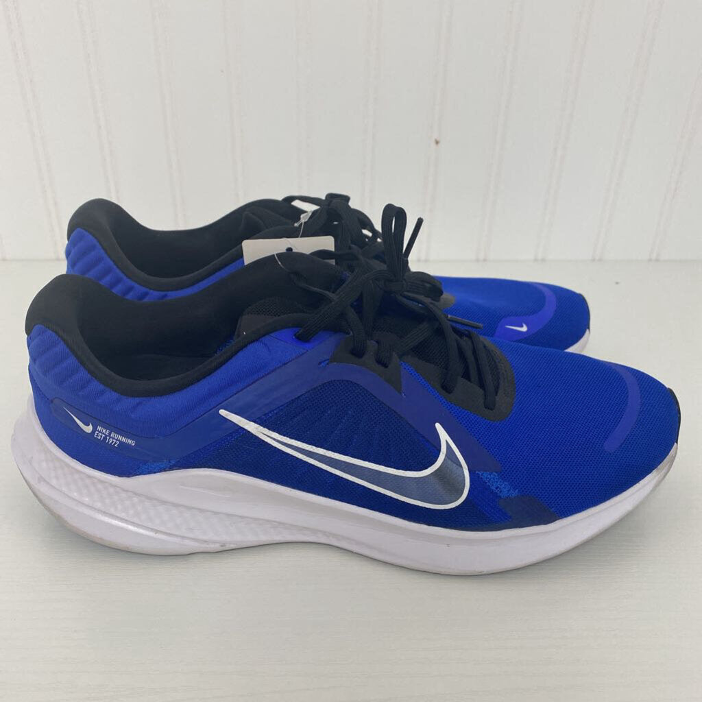 TENNIS SHOES