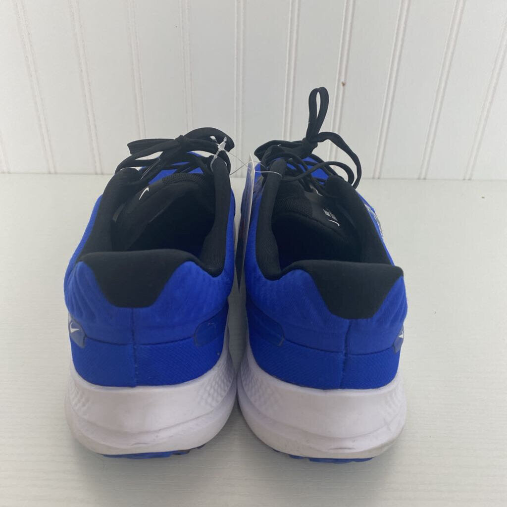 TENNIS SHOES