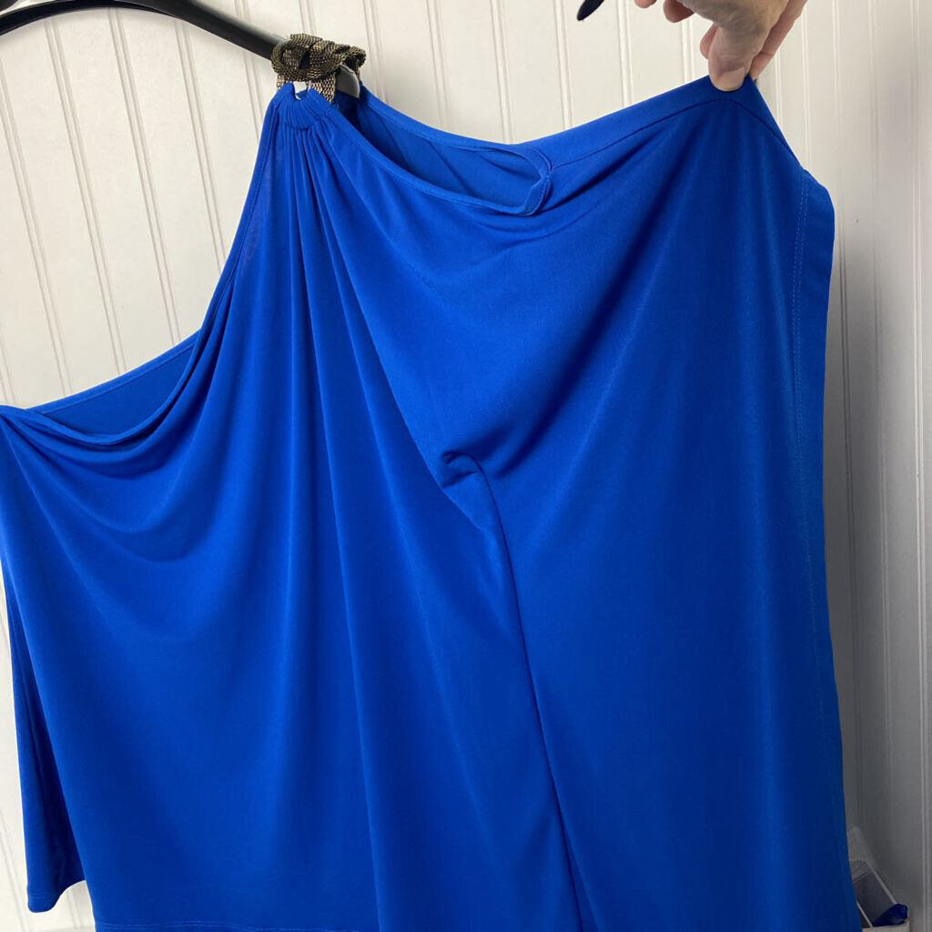 FLOWY SLEEVLESS TOP