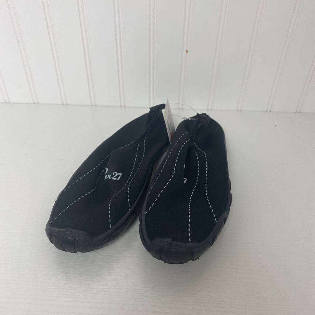 WATER SHOES