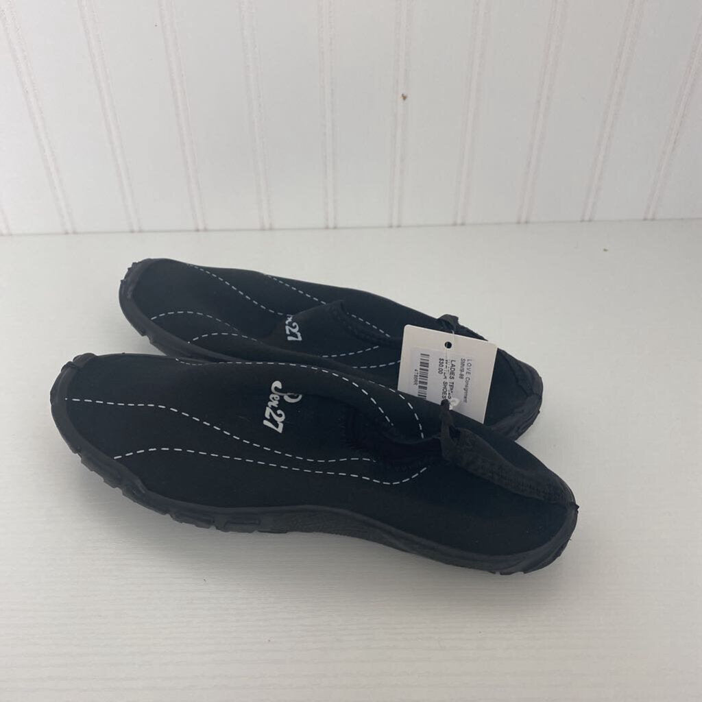 WATER SHOES