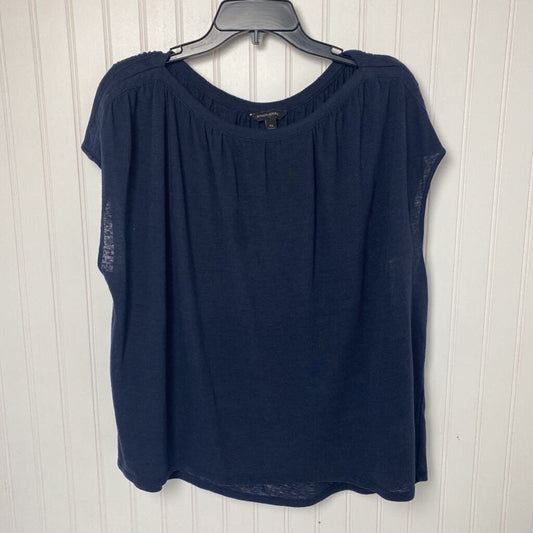 SLEEVLESS TOP