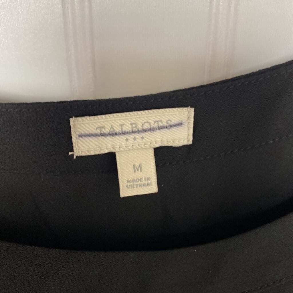 SHEAR SLEEVLESS TOP