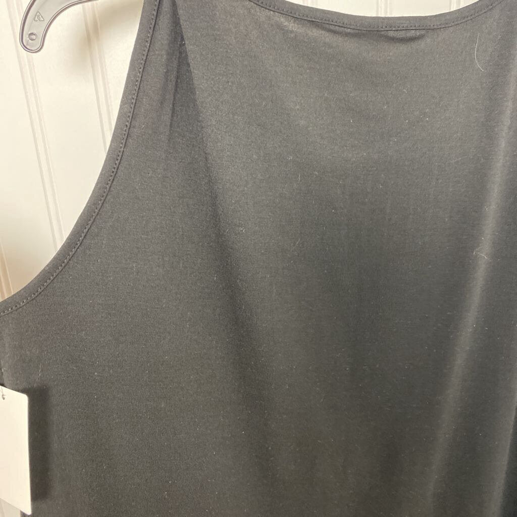 PLEATED SLEEVLESS TOP