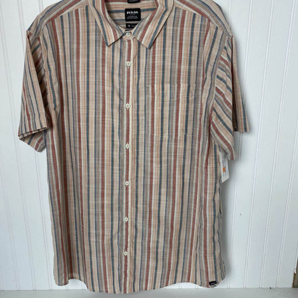 SHORT SLEEVED BUTTON DOWN