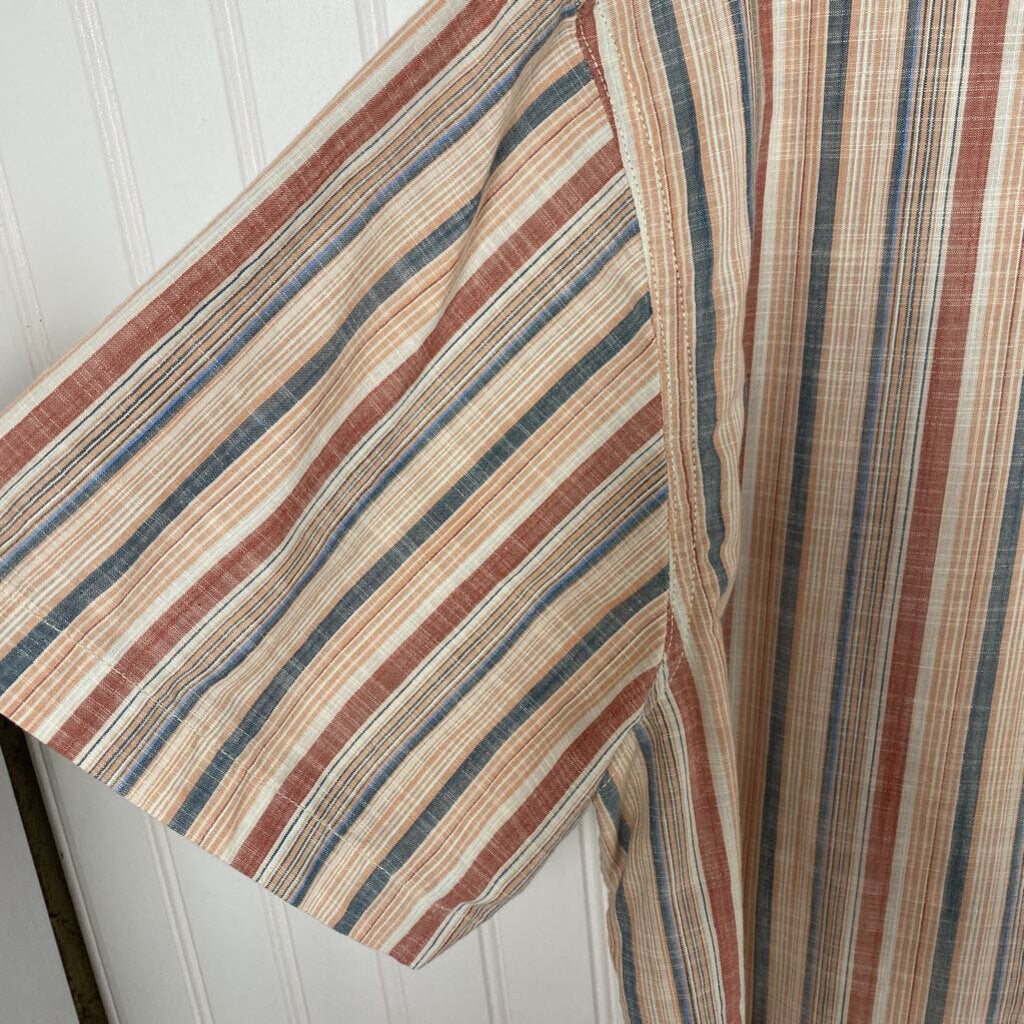 SHORT SLEEVED BUTTON DOWN