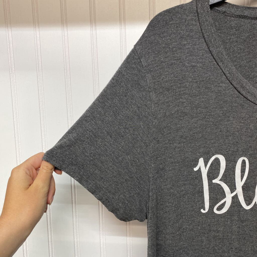 GRAY GRAPHIC T