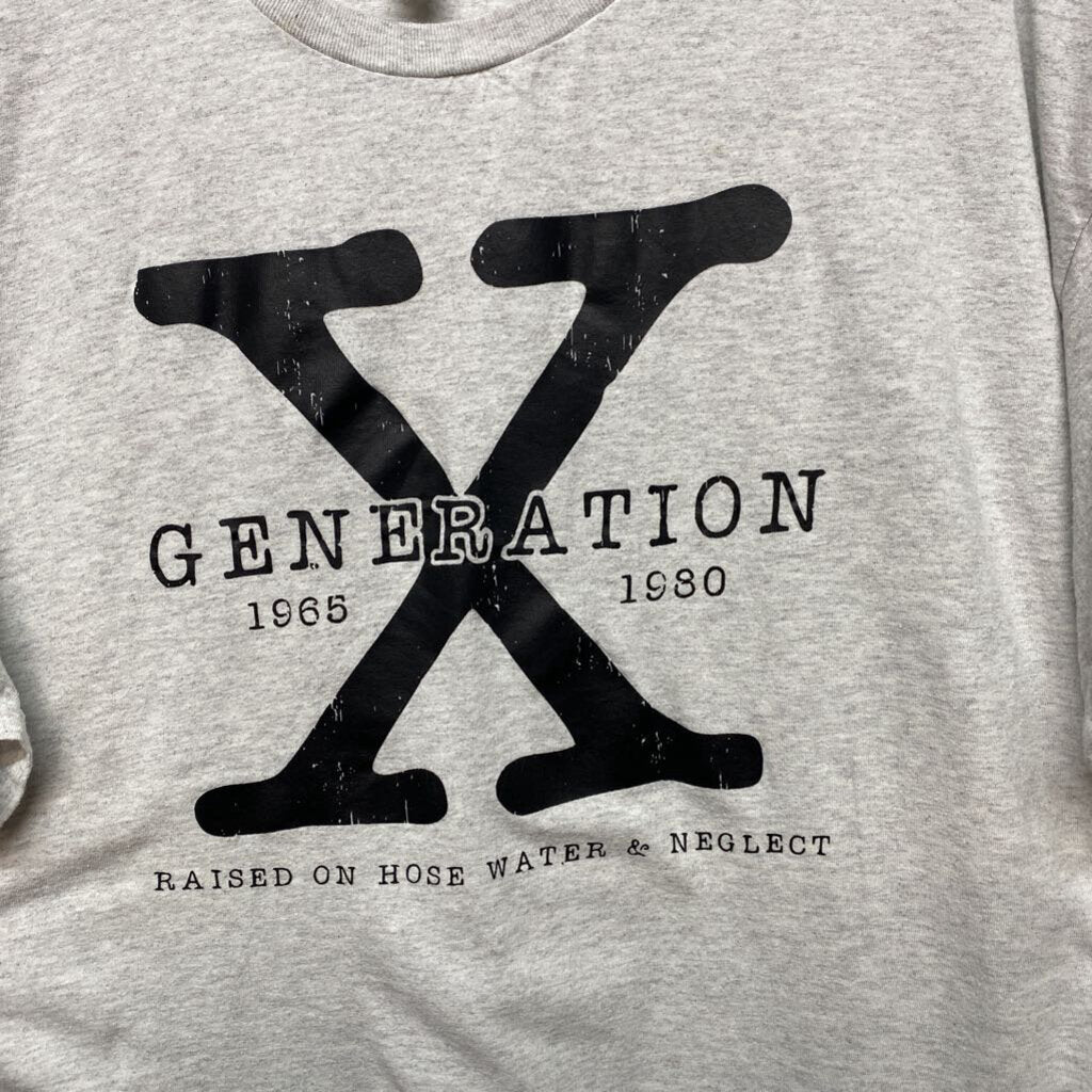 GRAY GRAPHIC T