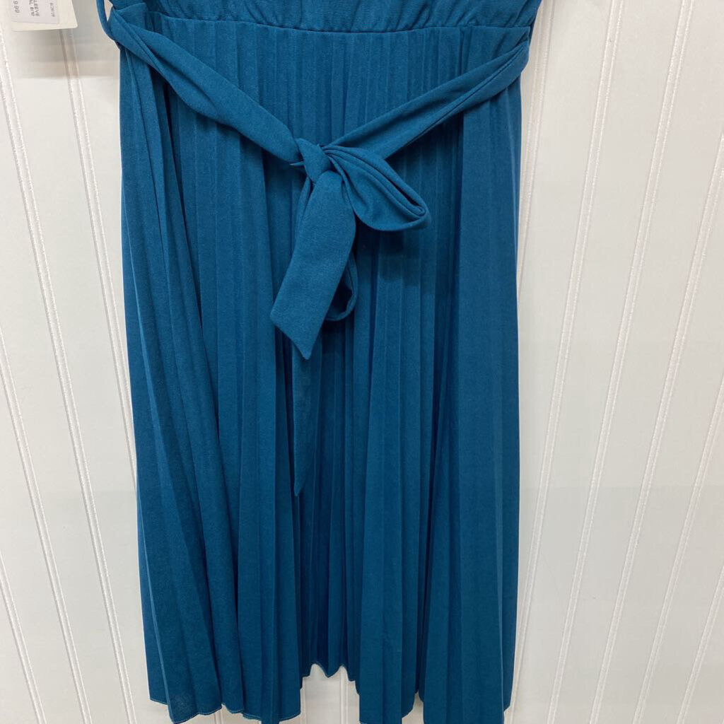 SHORT SLEEVE PLEATED SKIRT DRESS