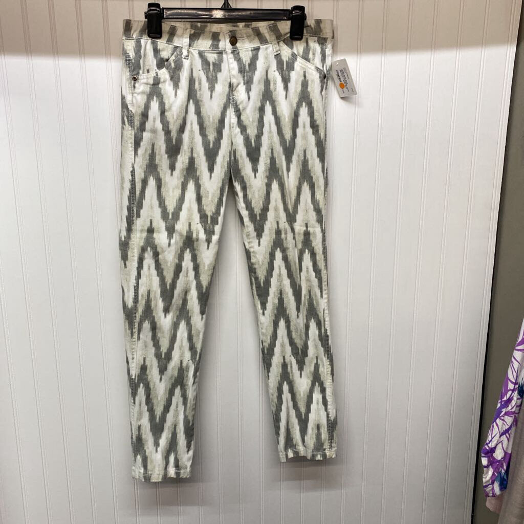 PATTERNED JEANS