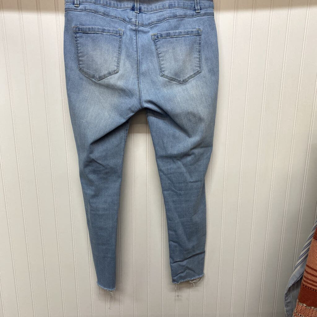 REGULAR FIT JEANS