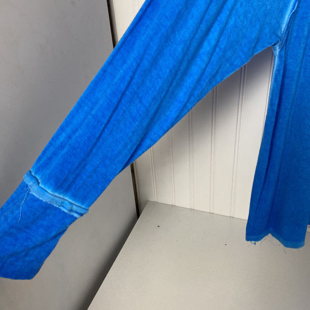 THIN LONG SLEEVED