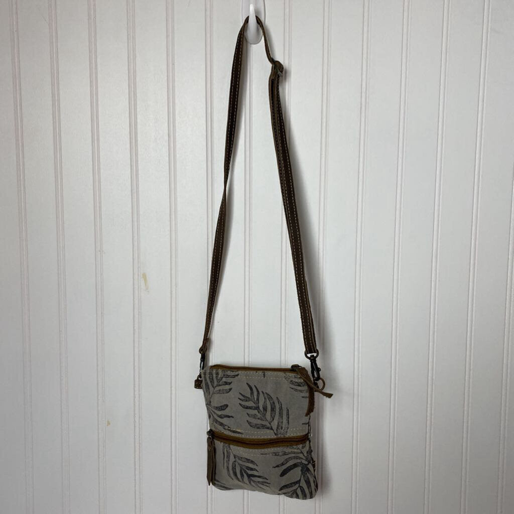 CROSSBODY