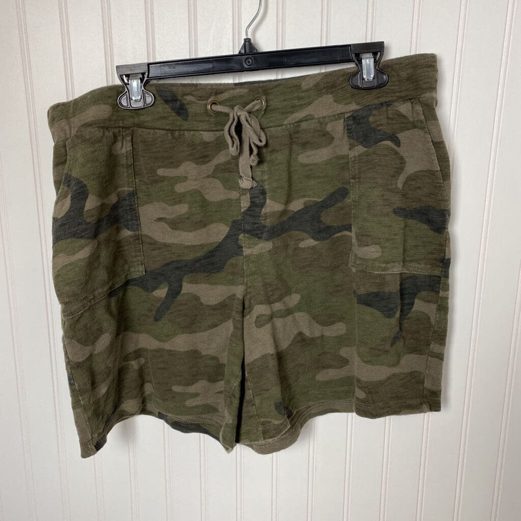 DRAWSTRING CAMO SHORTS