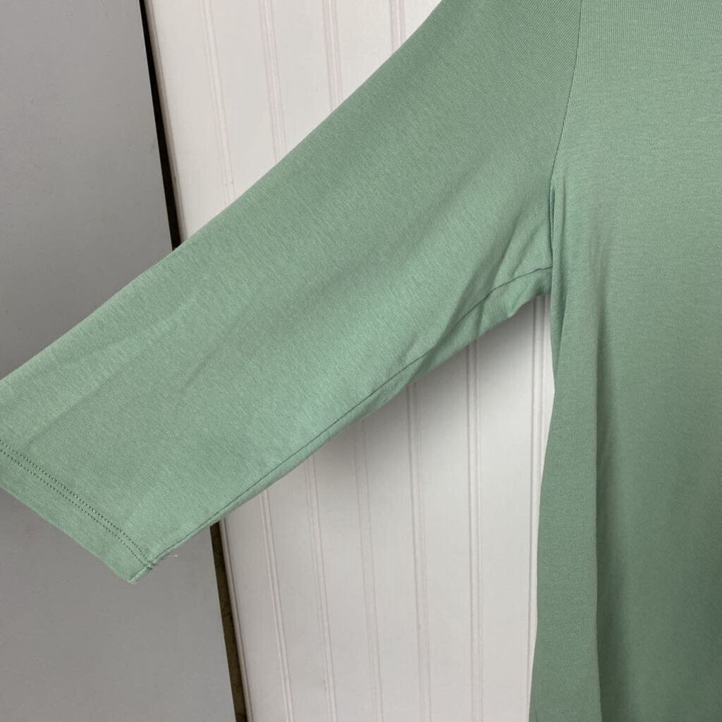LONG SLEEVED TOP