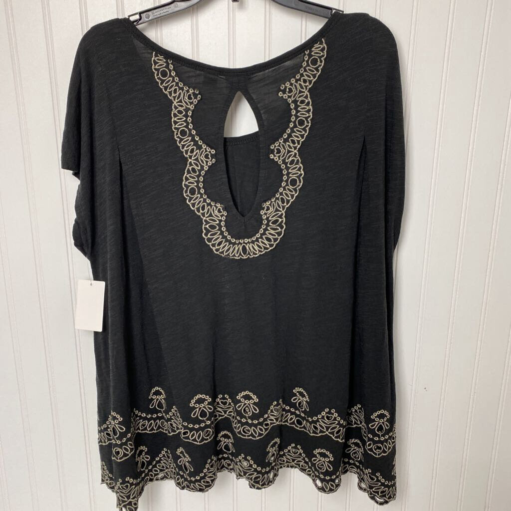 SHORT SLEEVE TOP