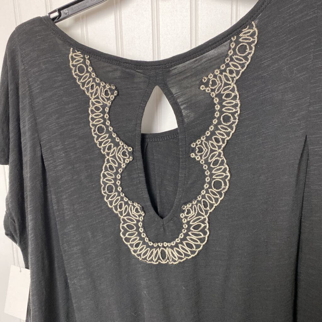 SHORT SLEEVE TOP