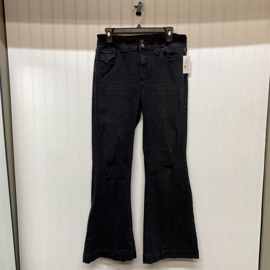 FLARE LEGGED JEANS