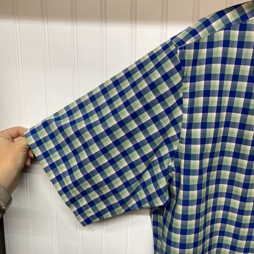 SHORT SLEEVED BUTTON DOWN