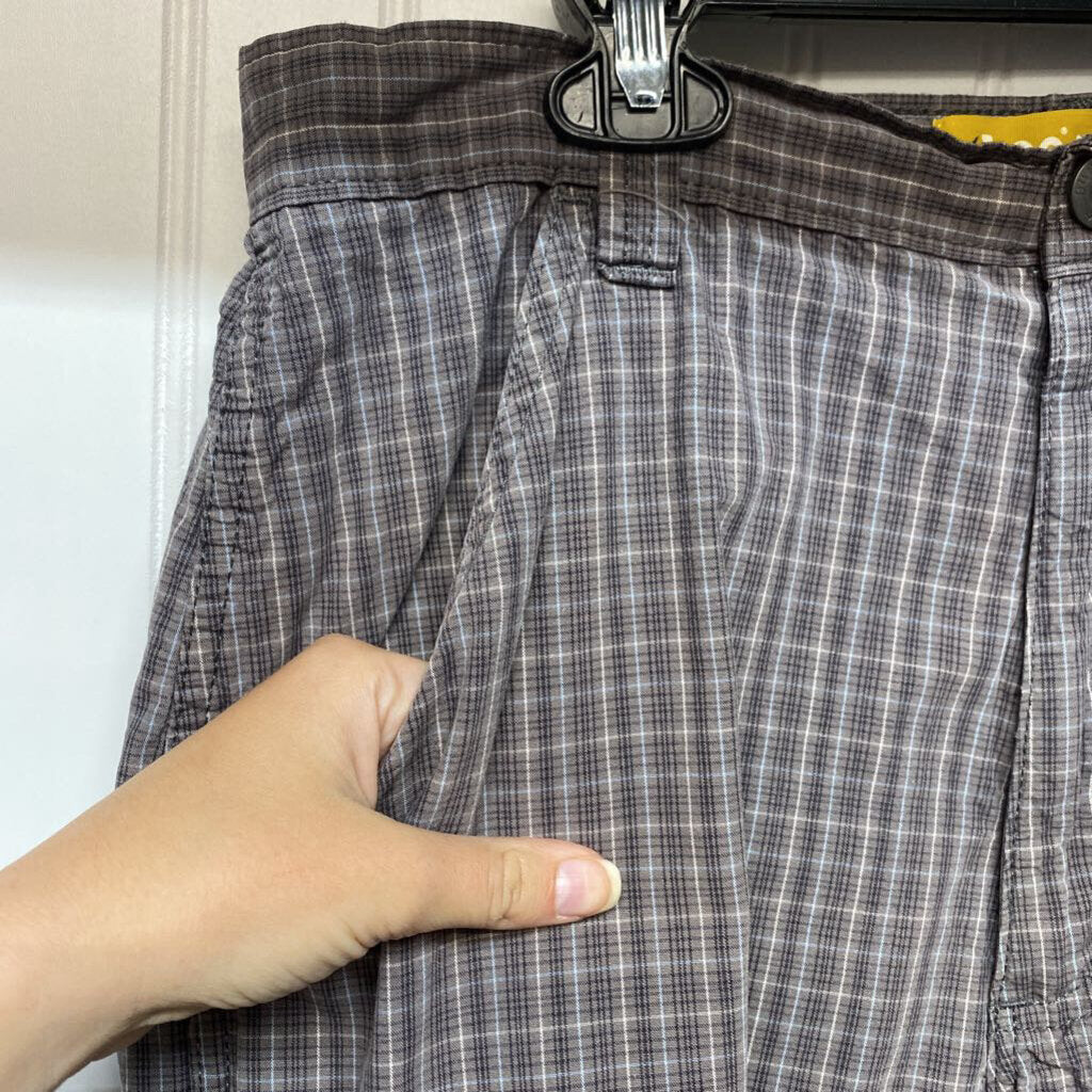 PLAID CARGO SHORTS